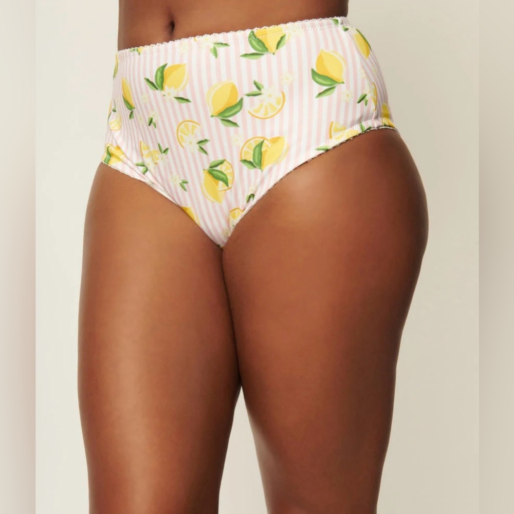 Unique Vintage Lemon Print Swim Bottom NWT